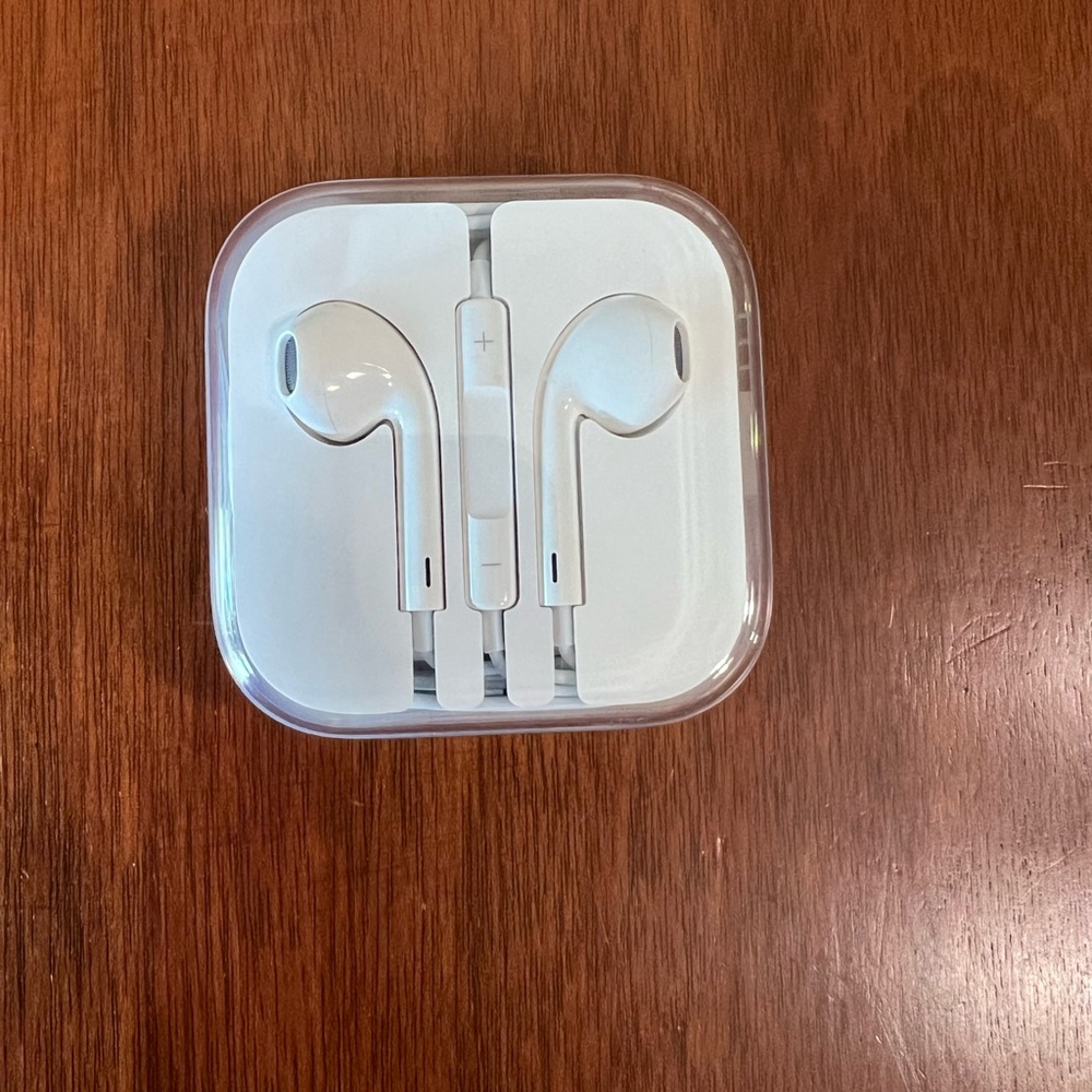 Apple iPhone corded headphones